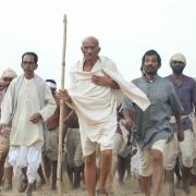 The film, Gandhi Godse: Ek Yuddh is directed by veteran filmmaker Rajkumar Santoshi