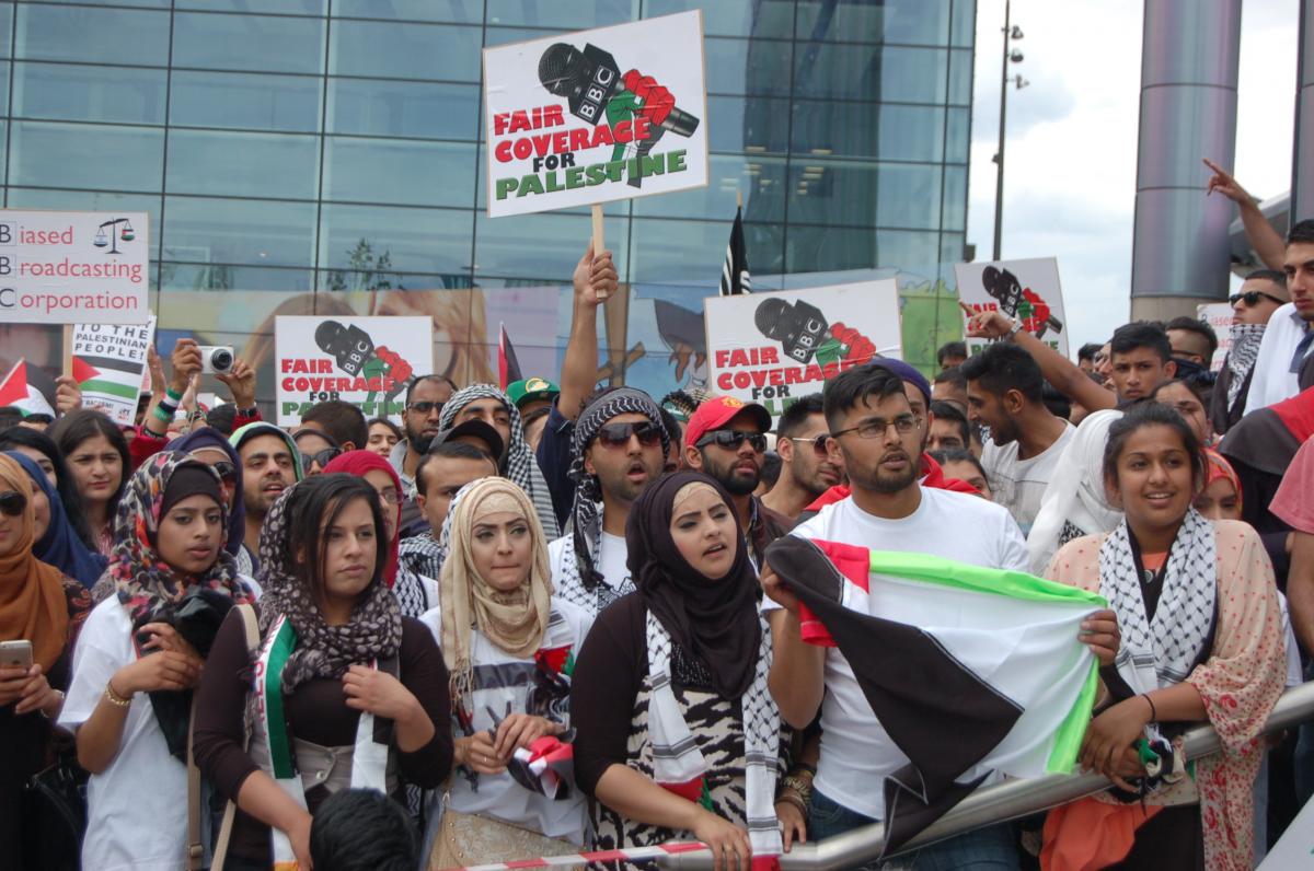 The Drive for Justice Convoy from Blackburn to MediaCity UK called for unbiased reporting from mainstream news organisations with regards to the Gaza crisis.