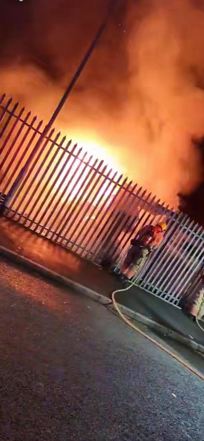 The fire in Oldham (Picture: Spotted: Oldham)