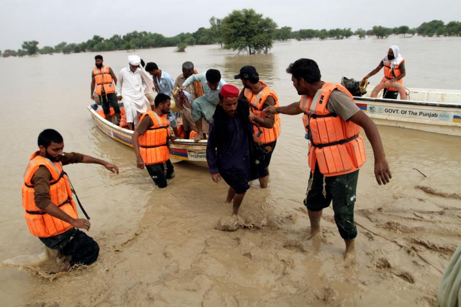 Pakistan flooding deaths go 1,000 in ‘local weather disaster’